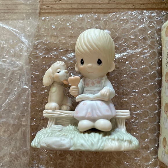 Precious Moments New in Box ‘Loving is Sharing’ - Picture 7 of 7